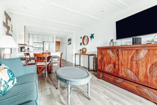 Kitchenette interior of Banyan Harbor