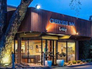 Lobby Entrance at Creekside Inn