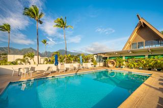 Maui Beach Hotel Pool