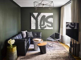 Hotel Zeppelin Presidential TV Room