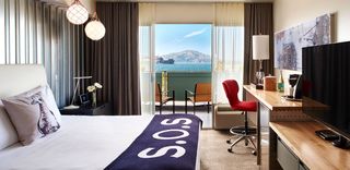 Hotel Zephyr Guestroom